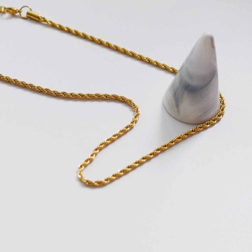 Minimalist Gold Plated Twisted Rope Necklace - Picture 5 of 12